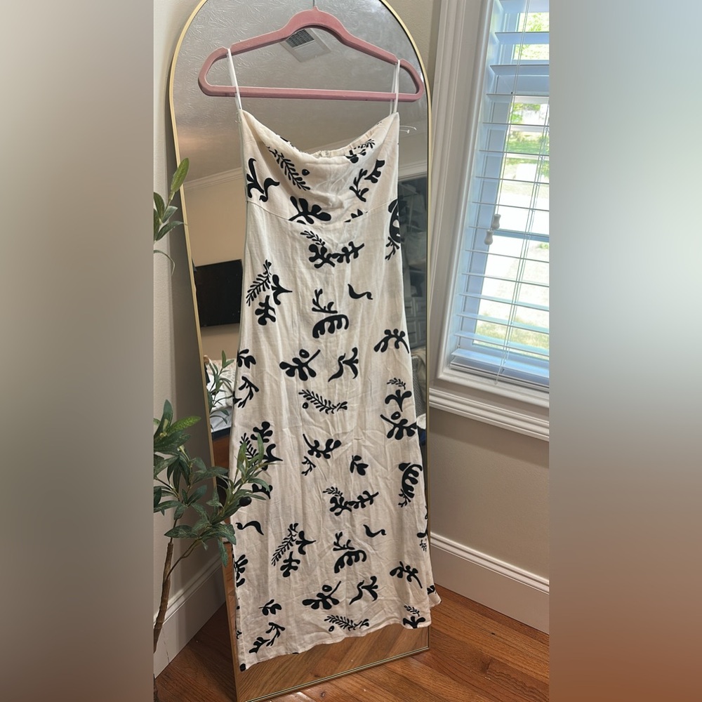 Black and white strapless dress